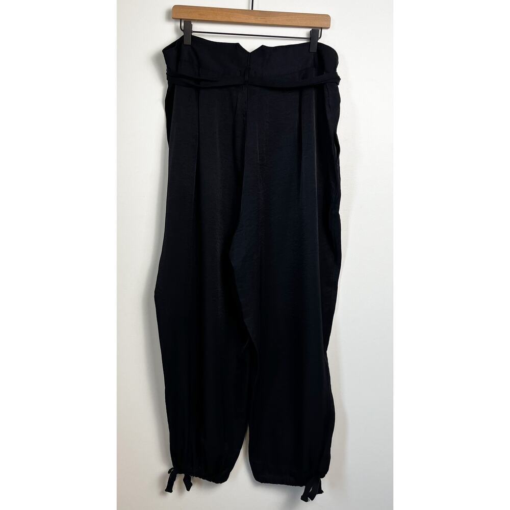 Women's Straight-Leg Drawstring Jogger Pants - Black - Picture 9 of 16